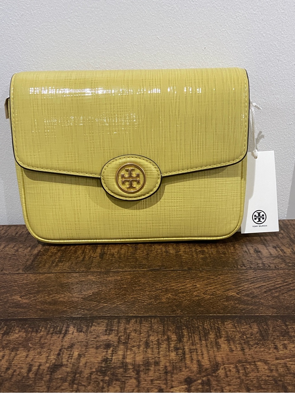 Tory Burch Robinson Crosshatched Convertible Shoulder Bag in Pale Butter